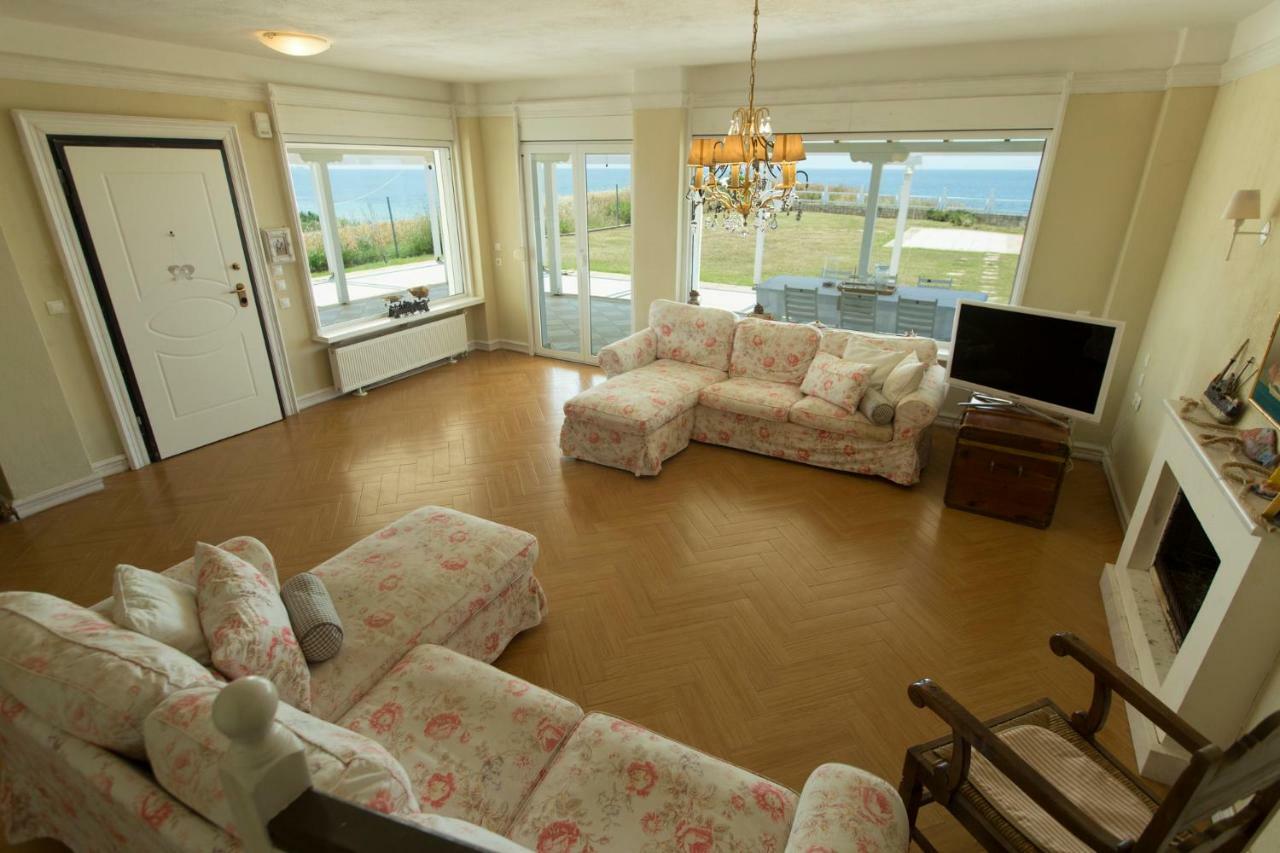 Magnificent Seascape Villa On A Secluded Beach Néa Moudaniá Eksteriør bilde