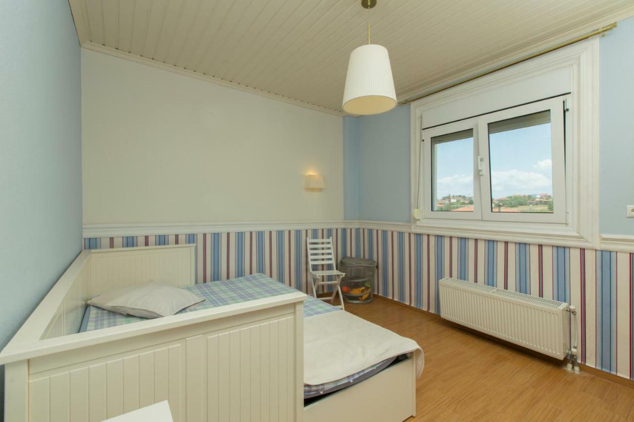 Magnificent Seascape Villa On A Secluded Beach Néa Moudaniá Eksteriør bilde