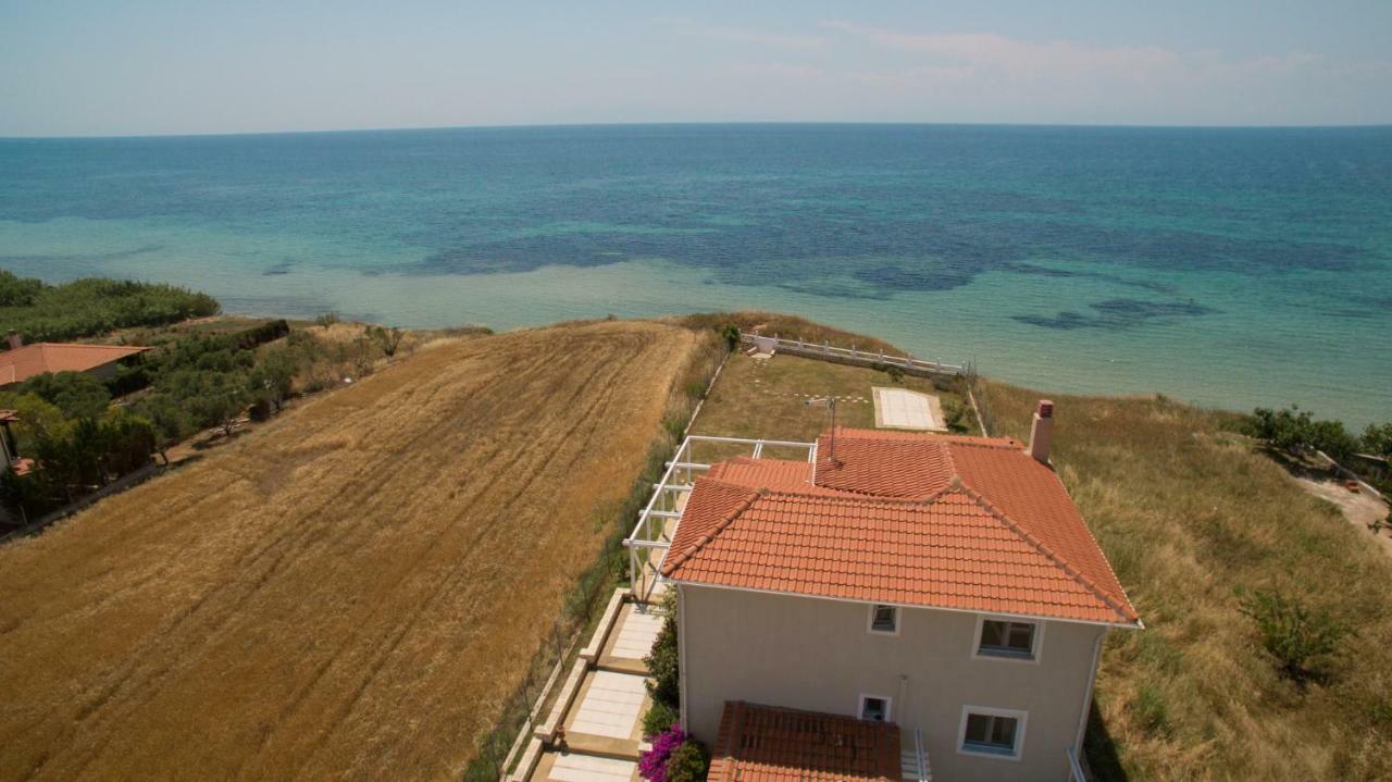 Magnificent Seascape Villa On A Secluded Beach Néa Moudaniá Eksteriør bilde